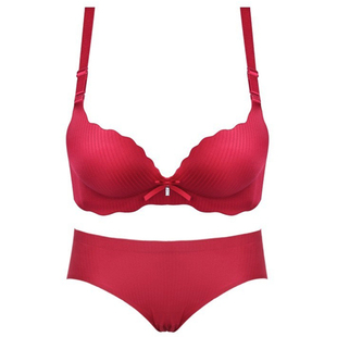 柔滑平胸小胸罩无钢圈超厚6CM无痕内衣女小胸聚拢加厚调整型文胸