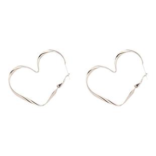 绝绝子！原创爱心耳环小众设计感时尚百搭耳饰女高级感耳钉女纯银