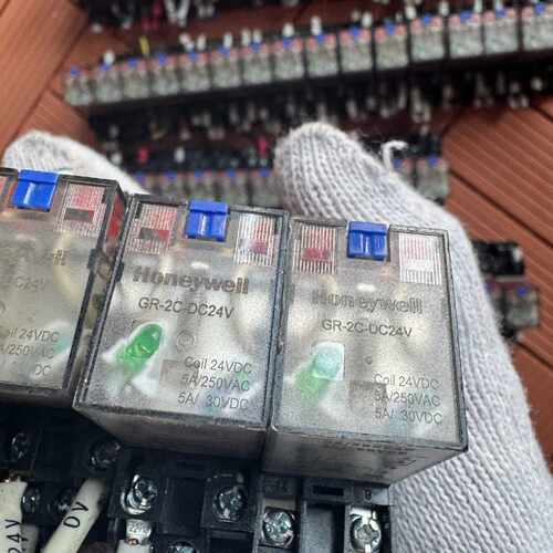 议价霍尼韦尔继电器GR2CDC24V维修