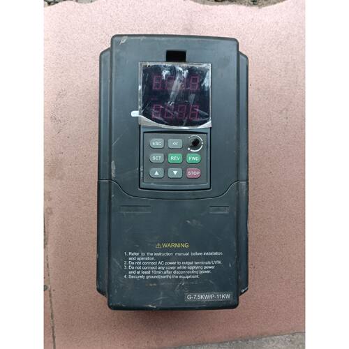 议价四方变频器E3804T0075G0110P7.5KW维修