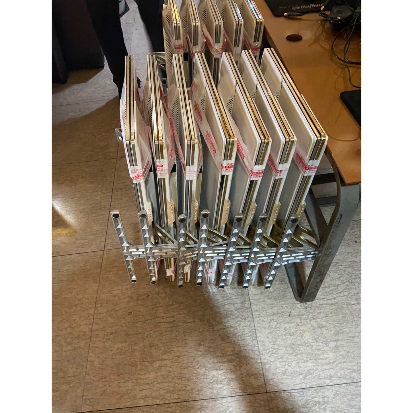 (议价)网咖到货32寸三色显示器超薄超窄边框IPS面板