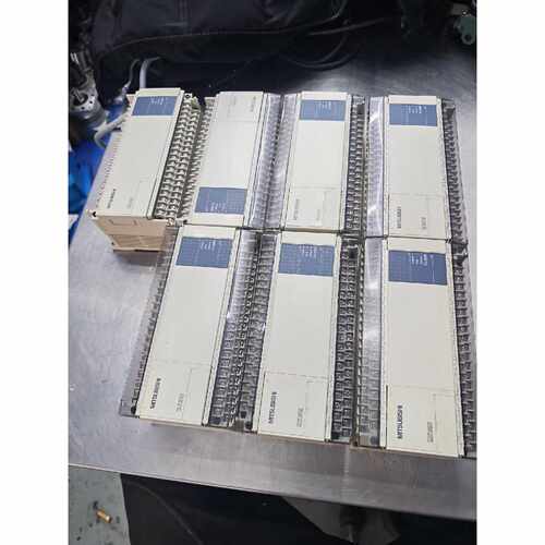 询价下单三菱PLC型号FX1N-60MR-001拆机件7台。外观