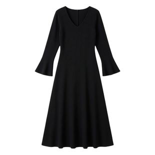 连衣裙女大码胖mm梨型身材名媛巨好看长款大V领气质显瘦黑打底裙