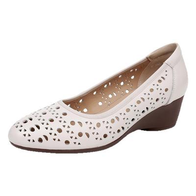 真皮坡跟单鞋春夏季休闲镂空妈妈鞋大码女鞋中老年不累脚软底凉鞋