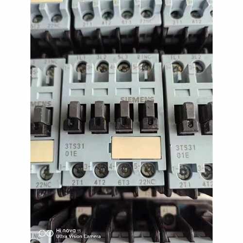 溢价-接触器3TS3101E.实物图线圈电压2