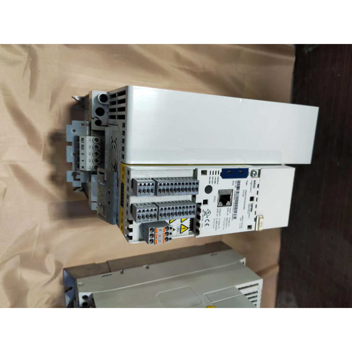 议价-E84AVHCE4024SB0伦茨变频器8400 4.0KW