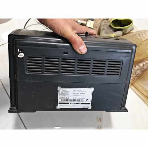议价四方变频器E3804T0075G0110P7.5KW维修
