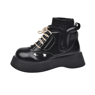 高级感炸街松糕厚底马丁靴女小个子增高2025超火新款爆款秋冬短靴