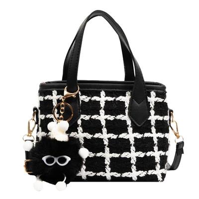 麦瑞雅日系小众棋盘格呢子水桶包