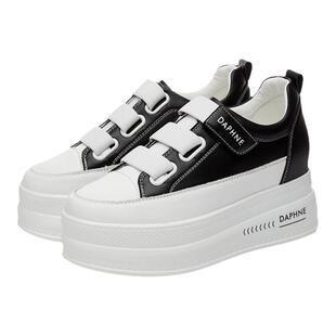 达芙妮配裙子的小白鞋女2026新款秋季厚底板鞋百搭内增高休闲鞋子