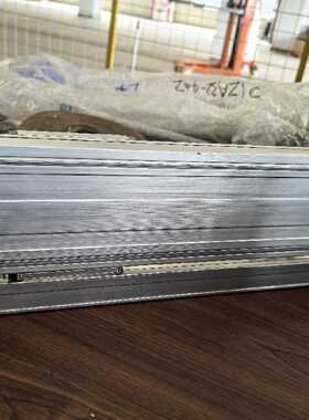 滑台气缸MY2HT16G-250L-M9P，带两个传议价