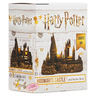哈利波特霍格沃茨城堡摆件和贴纸书套装 可亮灯 电影周边 Harry Potter Hogwarts Castle and Sticker Book 英文原版 【中商?