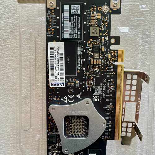 NVIDIA ConneX-7 400G网卡，型号M