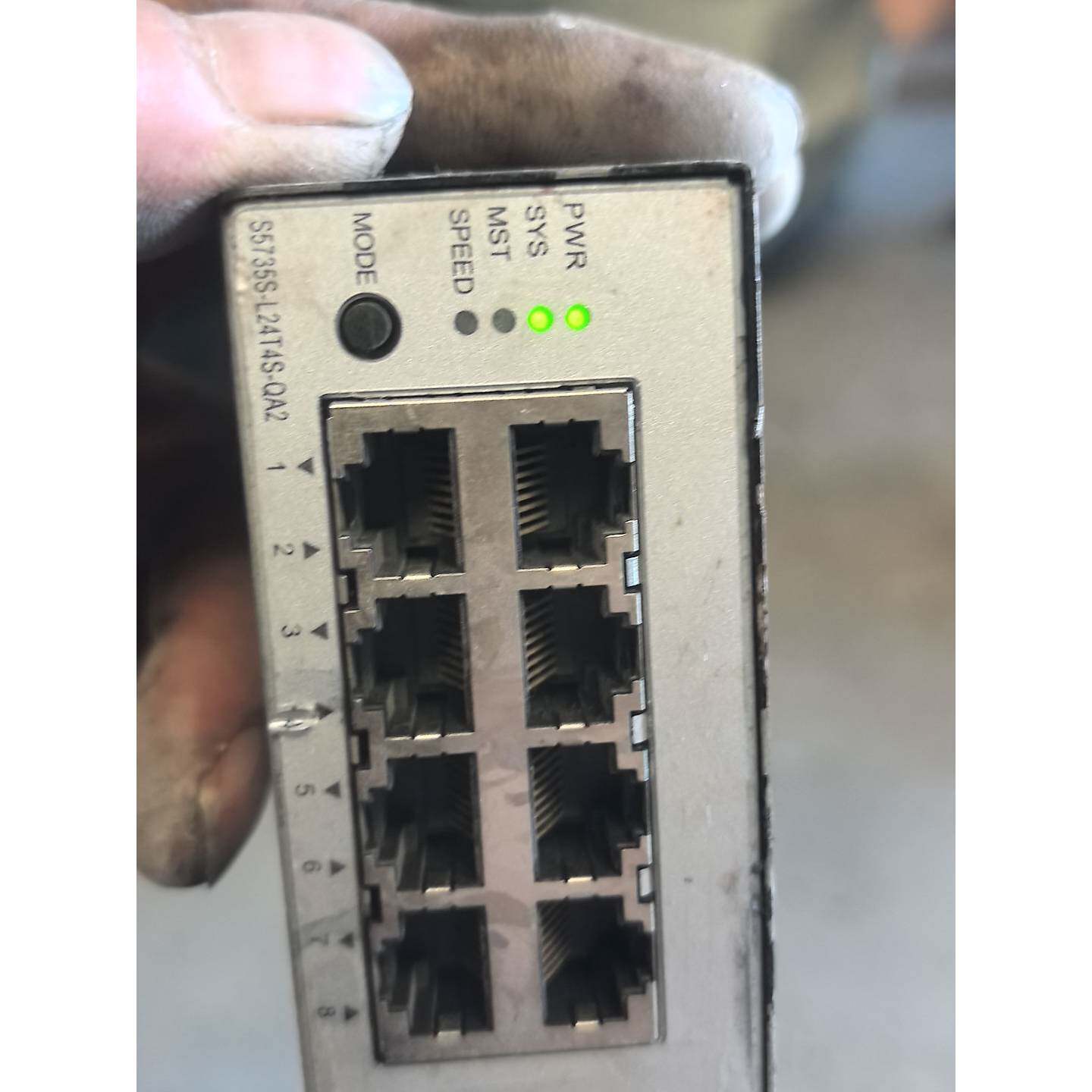 可维修议价  华为智选S5735SL24T4SQA2千兆交换机24个千兆电口4个