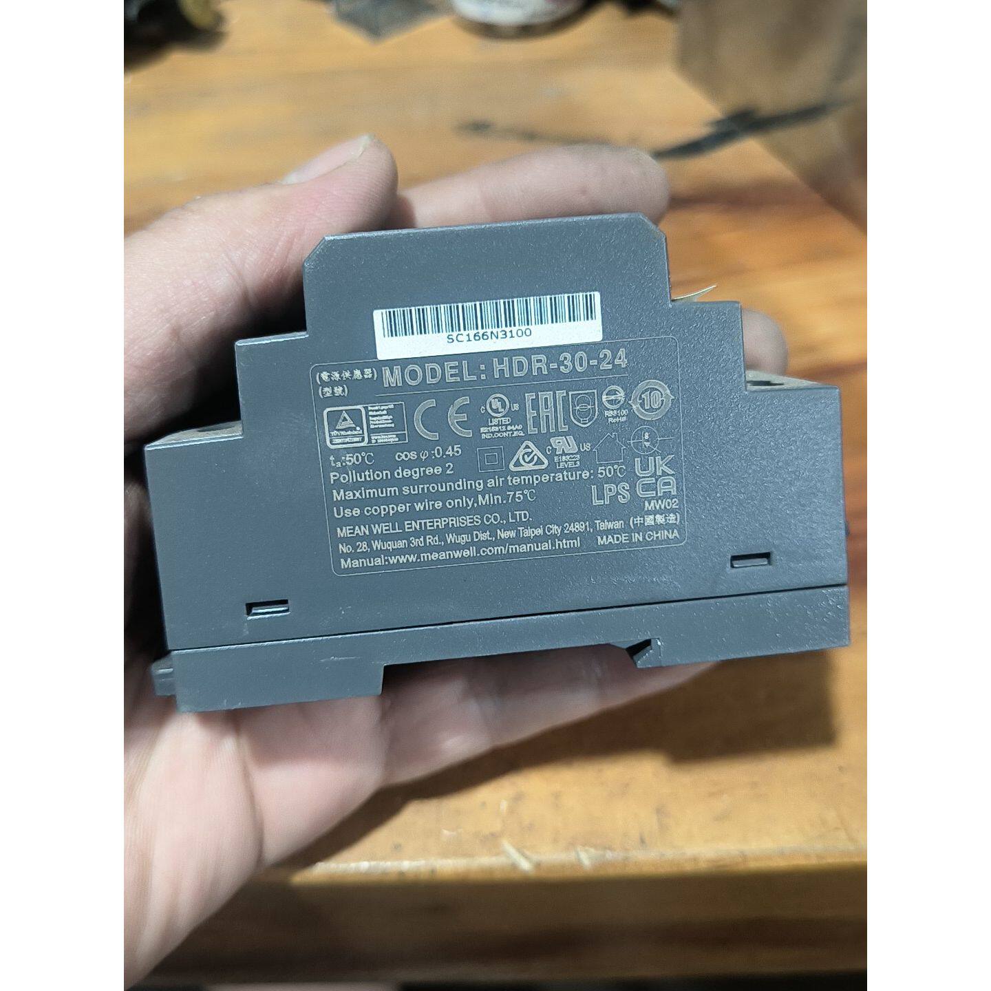 询价下单明伟HDR-30-24导轨直流开关电源，实物拍摄，功能正常，图片