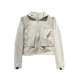 安踏冠军旅行系列2026春季女士无氟防泼水梭织上衣外套162610629