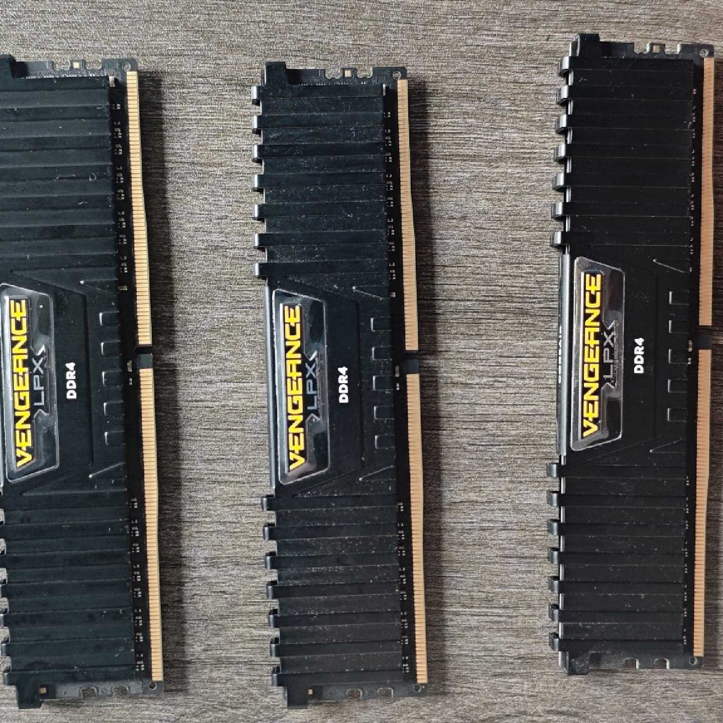 询价4条海盗船 VENGEANCE LPX DDR4 16G内存议价
