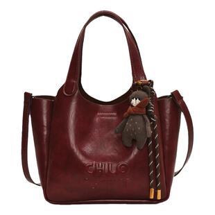 高级质感小包包女2026新款秋冬季百搭斜挎包时尚手提水桶包小拎包