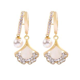 2025年新款潮猫眼石银杏叶耳扣时尚气质百搭耳环精致小众珍珠耳饰