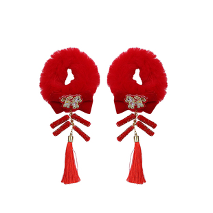 儿童新年红色毛绒小马鞭炮发圈女童扎丸子发绳过年拜年古风头饰