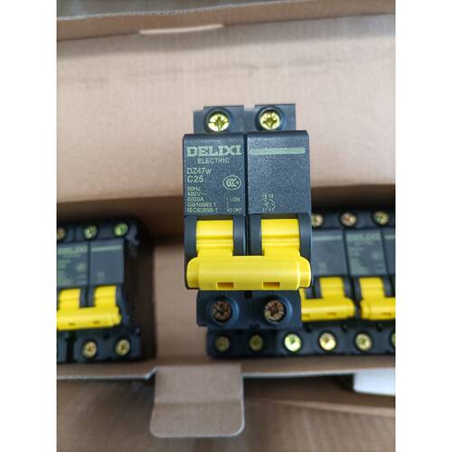 〔议价-可维修〕西黑科技型断路器DZ47W C25