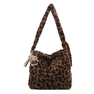 可爱豹纹包包毛绒女士2025新款女包毛茸茸斜挎包女冬季托特包绒包