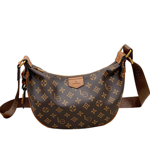 路易Le时尚老花斜挎包女真皮腋下月牙包2025新款高级感月亮饺子包