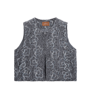 三与十三|乌云棉花糖|秋季日系复古马夹花朵提花叠穿单排扣马甲女