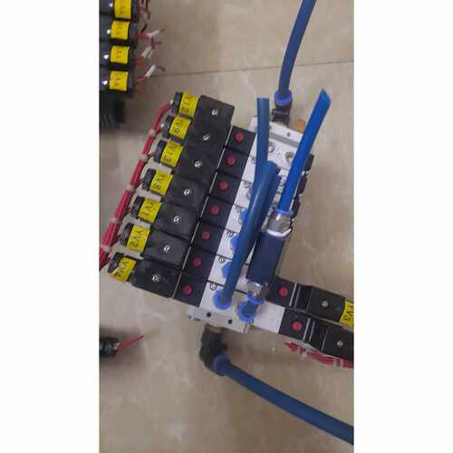 议价AirTAC气动电磁阀4v21008拆机功能正常使用维修