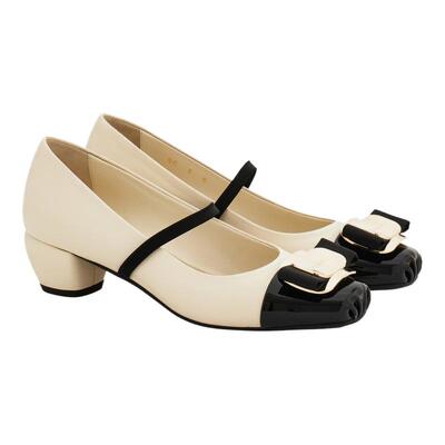 【礼物】FERRAGAMO菲拉格慕女士新版Vara扣饰粗跟高跟鞋