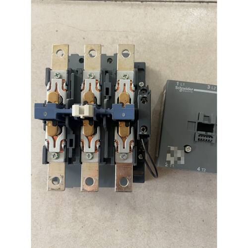 议价施耐德接触器LC1E160，线圈电压220V，实物图片，成色