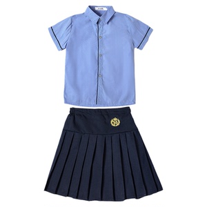 诗歌朗诵合唱服幼儿园毕业照英伦