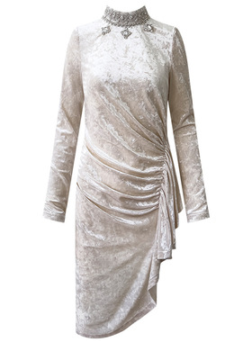 高定轻奢女装米白色法式气质名媛钻饰褶皱不规则金丝绒连衣裙礼服