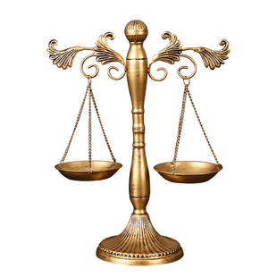 复古铁艺天平秤摆件司法学院法律师礼物办公室桌面装饰品拍照道具