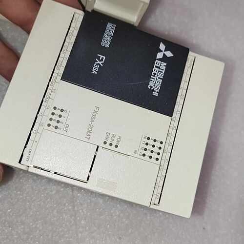 议价三凌PLCFX3SA20MT原装正品功能完好