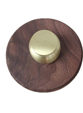 黑胡桃实木圆形铜脚底座模型大圣