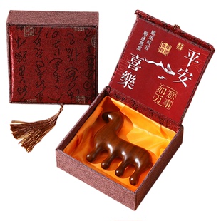 中国风马年文创檀木按摩梳子公司年会小礼品送员工新年礼物送长辈