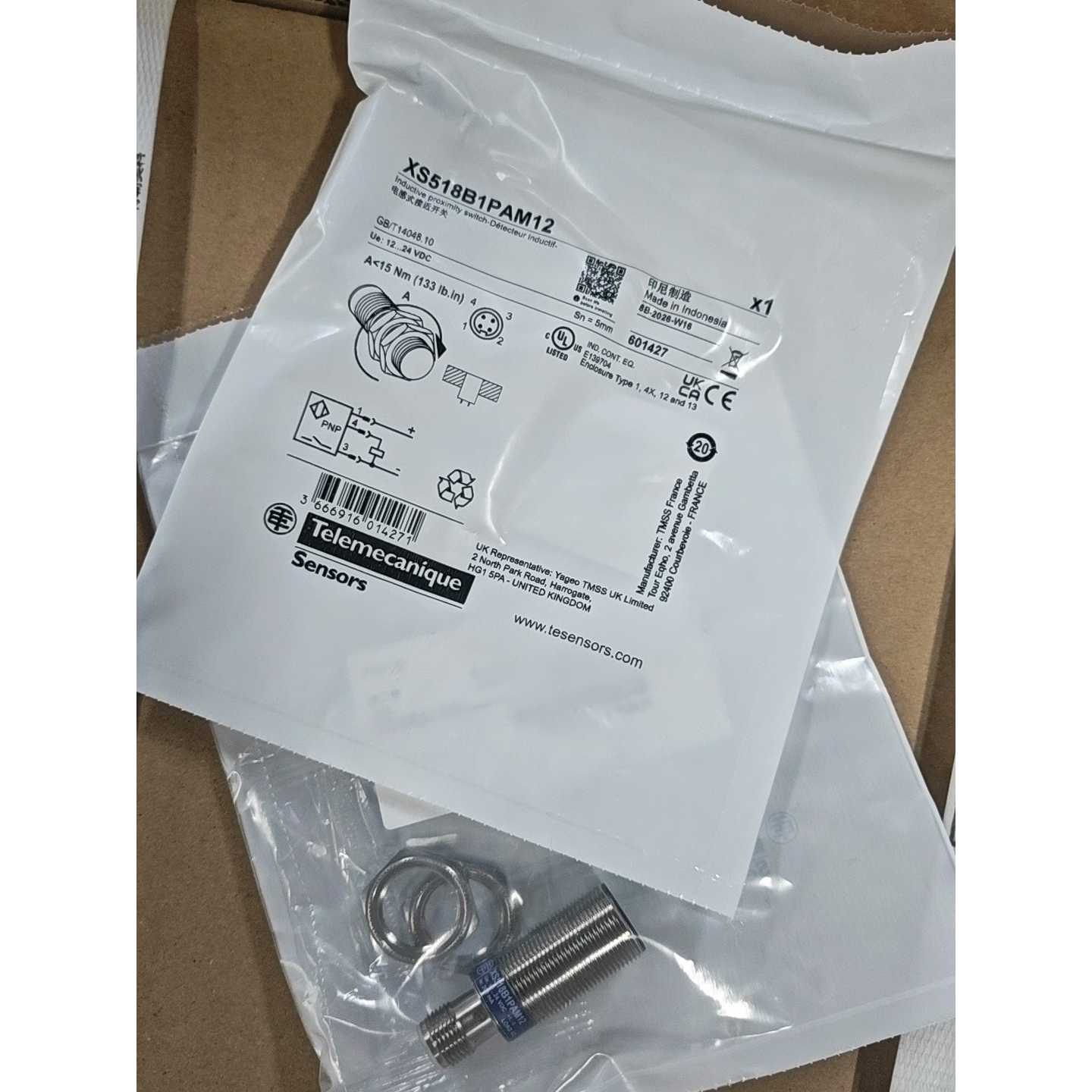 溢价-特勒美科电感式接近开关XS618B1PAM12 - 实物图