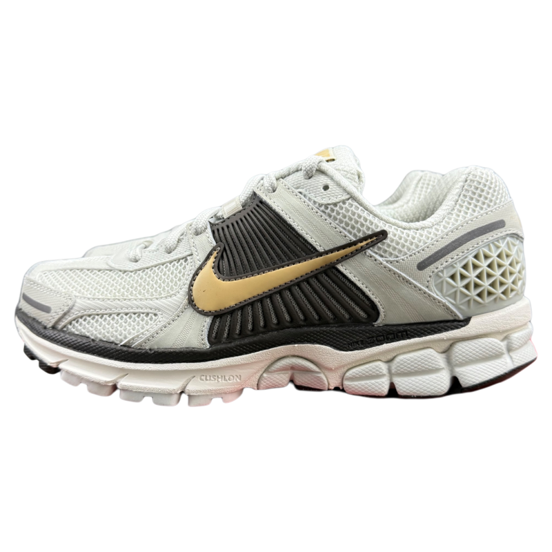 NIKE耐克 W ZOOM VOMERO 5 JD 复古运动休闲耐磨跑步鞋HM9657-001