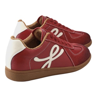 MILLIE'S/妙丽女鞋2025秋冬新款保暖通勤鞋爆款复古红加绒德训鞋