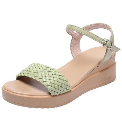 真皮坡跟凉鞋2024年夏季舒适软底