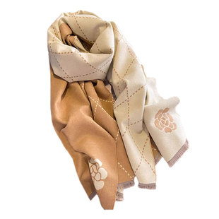 卡兰薇2025新款小香风山茶花仿羊绒围巾女秋冬季百搭双面保暖披肩