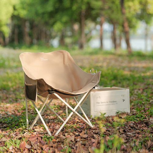 户外折叠露营钓鱼小马扎便携式野餐靠背沙滩板凳美术写生月亮椅子