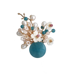 新中式胸针女高级感精致中国风胸花配饰高档珍珠花朵西装扣针别针