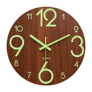 带夜光挂钟卧室静音钟表客厅家用时钟挂墙荧光简约木制挂表免打孔