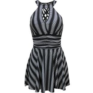 游泳衣高级感2025新款高端品牌女士泳衣挂脖显瘦遮肚泡温泉泳装女