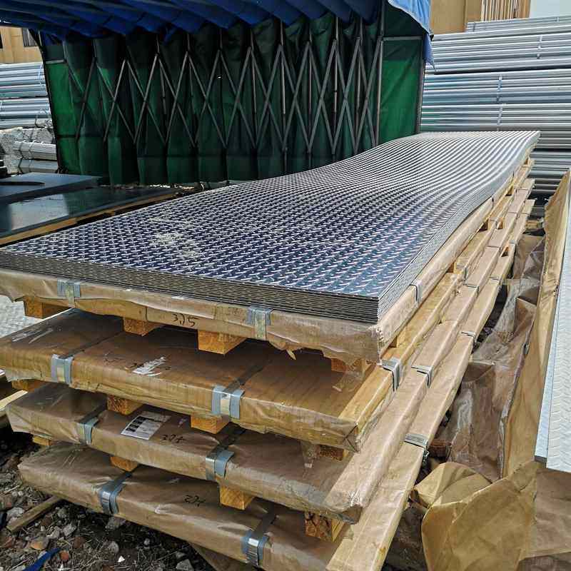 镀锌花纹板 热镀锌钢板 镀锌沟盖板 楼梯踏步板 可剪板折弯冲孔,基础建材,排水沟槽/盖板,淘宝优惠券,粉丝福利购,淘宝优惠卷