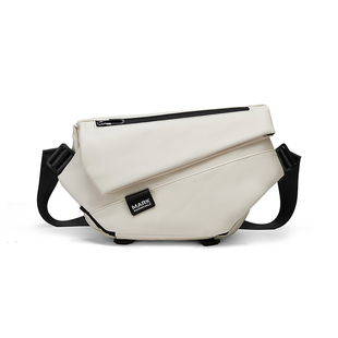 马克华菲潮牌男士斜挎包高级感单肩包机能背包运动骑行小胸包男生