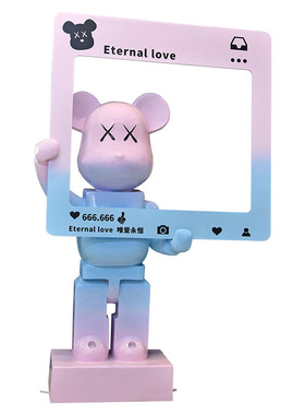 网红潮玩积木熊卡通暴力熊雕塑