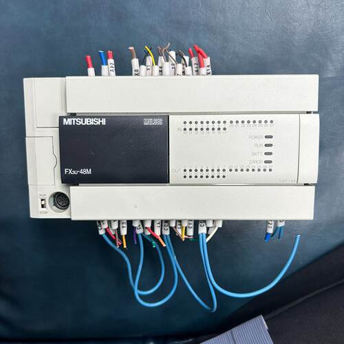 溢价-PLC FX3U-48MT/ES-A 成色如图 嘎嘎新